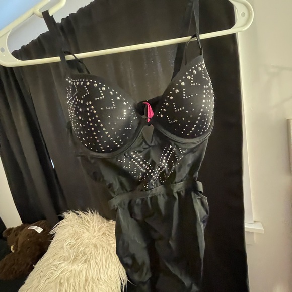 Tons of clothes! Closet clean out :) everything im selling for cheap! - Picture 14 of 15